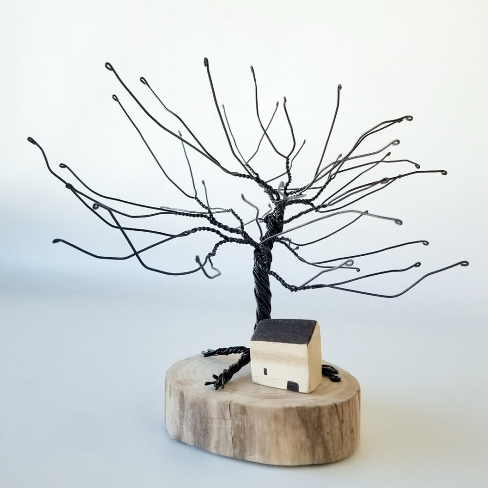 arbre gran amb caseta